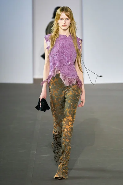 Look 3